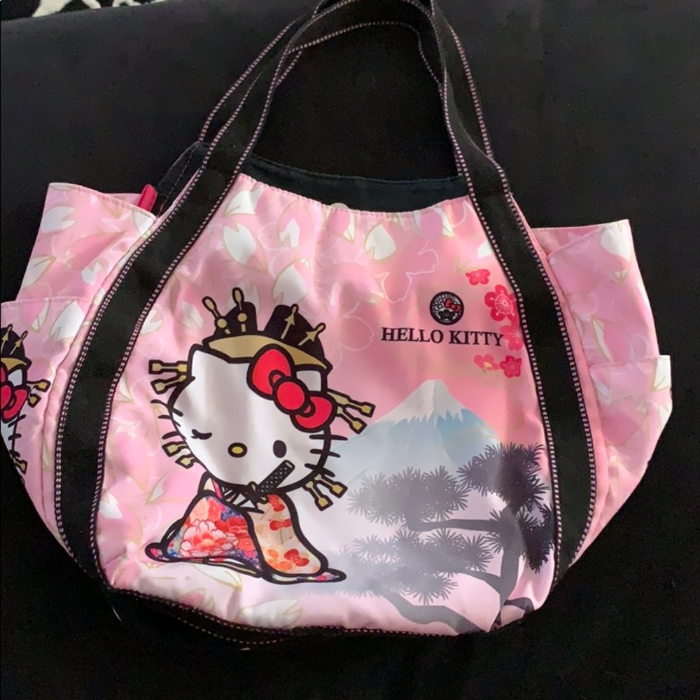 Hello Kitty purse available only in Japan